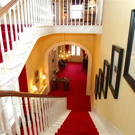 Knockeven House לינה וארוחת בוקר 5*