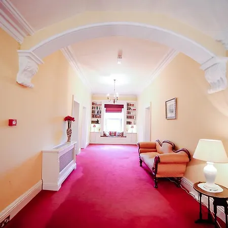 Knockeven House לינה וארוחת בוקר 5*